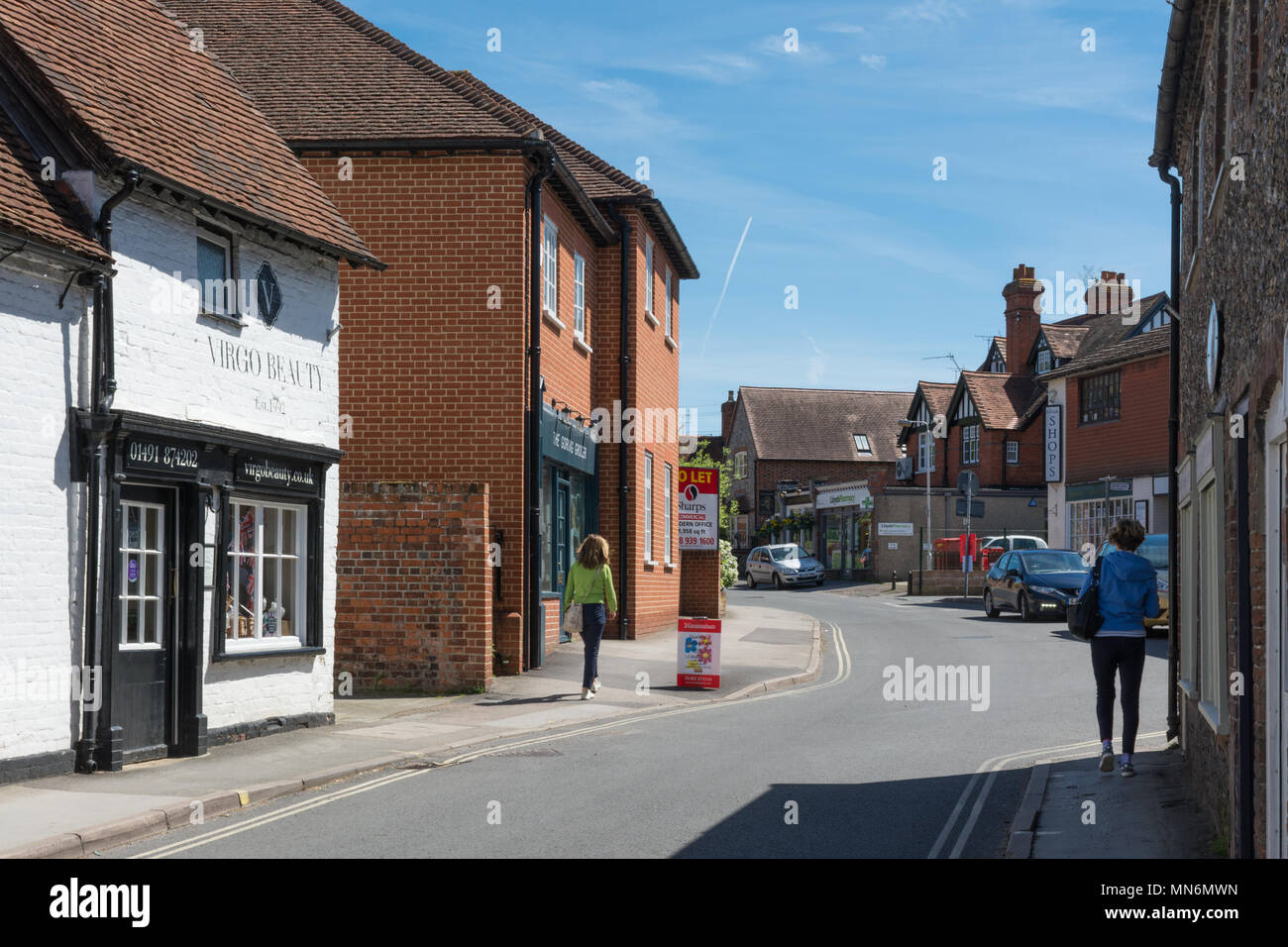 Die Hohe Straße in der Ortschaft Goring-on-Thames in Oxfordshire, UK Stockfoto
