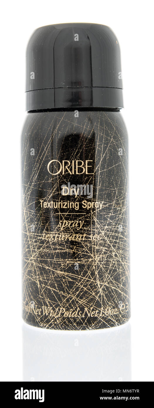 Winneconne, WI - 21. April 2018: eine Flasche Oribe trocken Texturizing Spray auf einem isolierten Hintergrund. Stockfoto