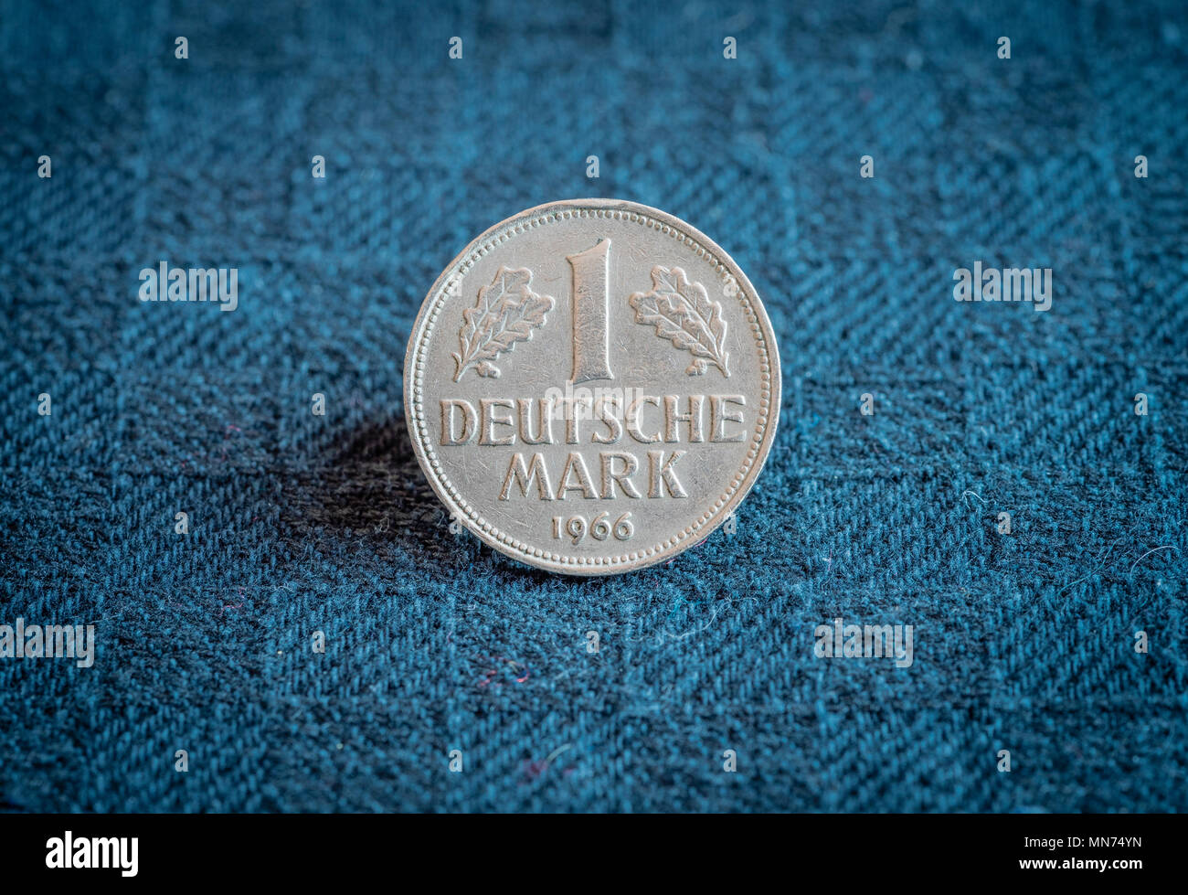 Eine Deutsche Mark Münze, die offizielle Währung der Bundesrepublik Deutschland und später des vereinten Deutschlands bis 2002 Stockfoto