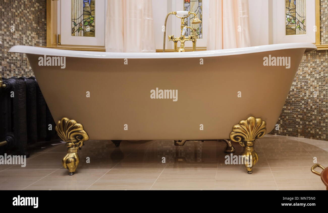 Badezimmer Interieur im klassischen Stil Stockfoto, Bild: 185169628 ... Badezimmer Interieur im klassischen Stil Stockfoto, Bild: 185169628 ...