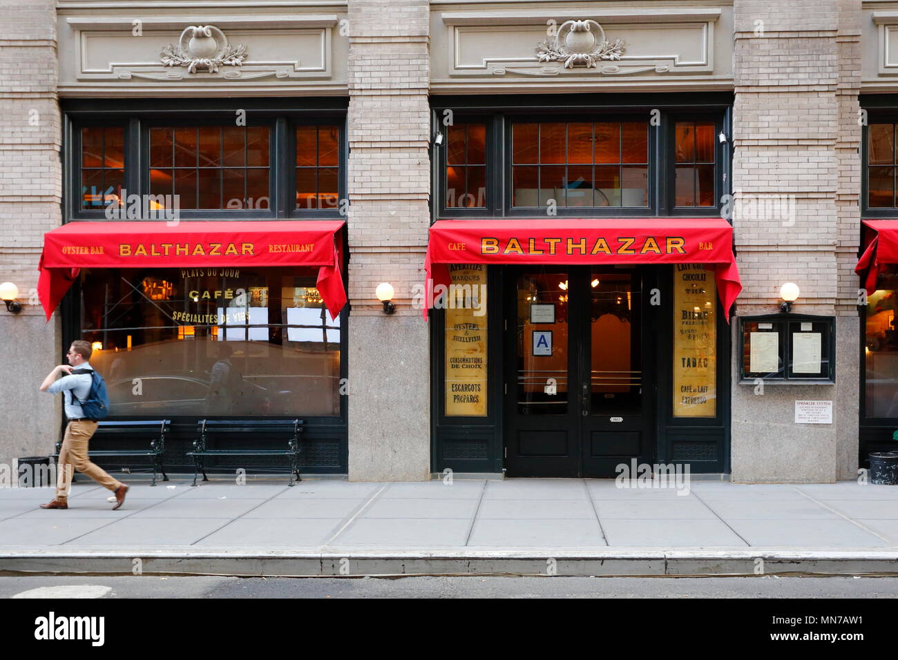 Balthasar, 80 Spring St, New York, NY. aussen Storefront eines französischen Restaurant im Viertel SoHo in Manhattan. Stockfoto