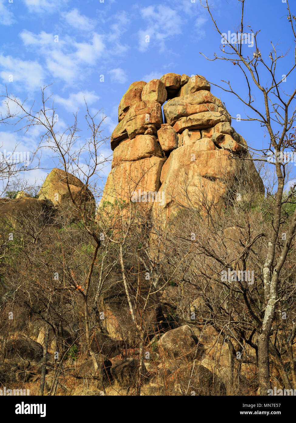 Balancing rocks im Matobo Nationalpark, Simbabwe, von Millionen von Jahren der Bewitterung gebildet. September 26, 2016. Stockfoto
