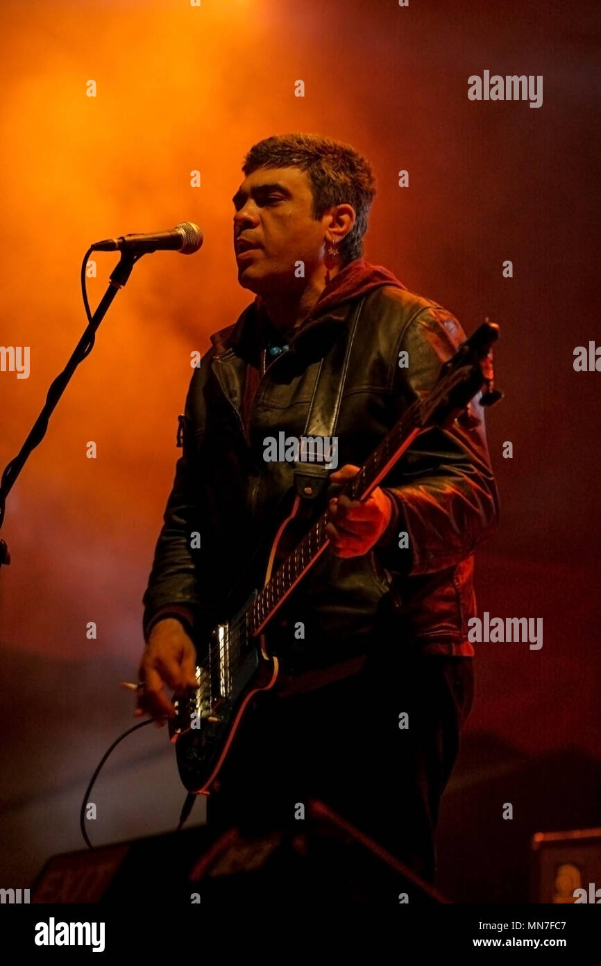 Disziplin A Kitschme, ist ein serbischer Band, ein Spin-off der Samenbläschen jugoslawischen New Wave und Post-Punk-Band Šarlo Akrobata. Durchführen an den Exit Festival 2005, Novi Sad, Serbien. Stockfoto