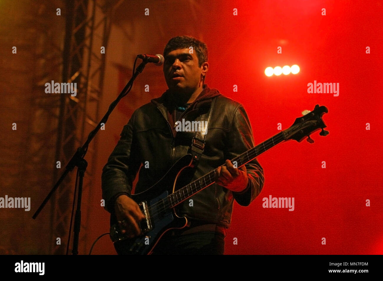 Disziplin A Kitschme, ist ein serbischer Band, ein Spin-off der Samenbläschen jugoslawischen New Wave und Post-Punk-Band Šarlo Akrobata. Durchführen an den Exit Festival 2005, Novi Sad, Serbien. Stockfoto