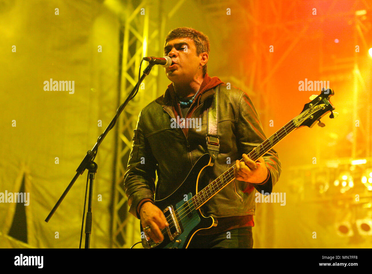 Disziplin A Kitschme, ist ein serbischer Band, ein Spin-off der Samenbläschen jugoslawischen New Wave und Post-Punk-Band Šarlo Akrobata. Durchführen an den Exit Festival 2005, Novi Sad, Serbien. Stockfoto