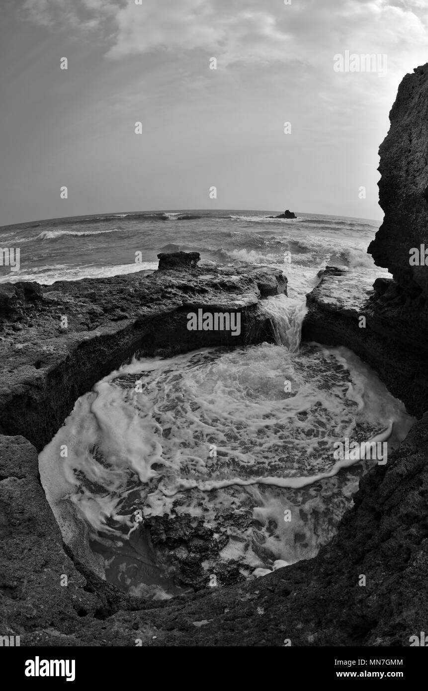 Gale Strand Szene, Fish-eye shot in Albufeira. Portugal Stockfoto