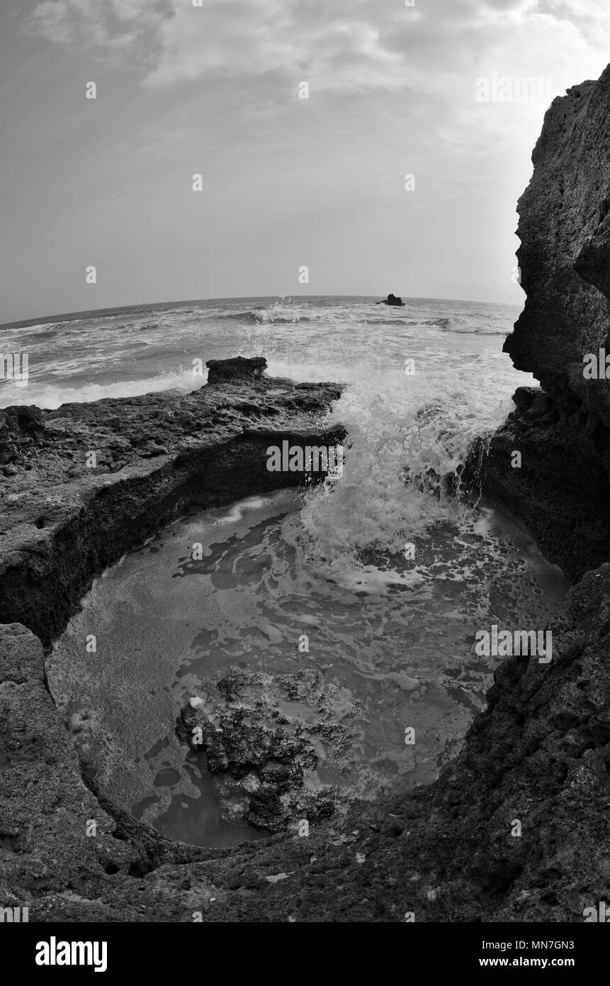 Gale Strand Szene, Fish-eye shot in Albufeira. Portugal Stockfoto