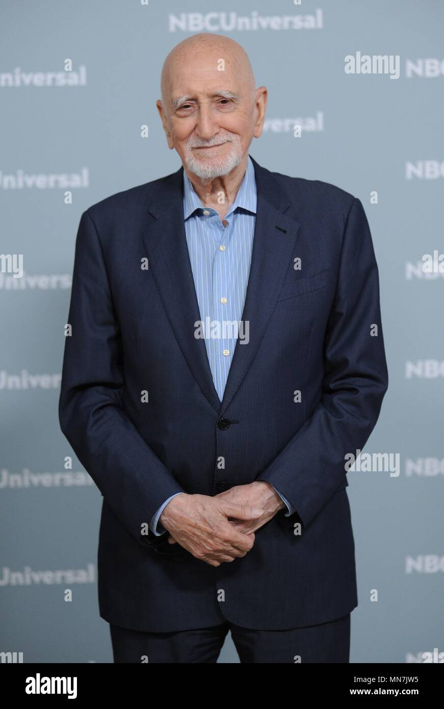 Dominic Chianese in der Ankunftshalle für NBC Universal Upfront 2018, Rockefeller Plaza, New York, NY 14. Mai 2018. Foto: Kristin Callahan/Everett Collection Stockfoto