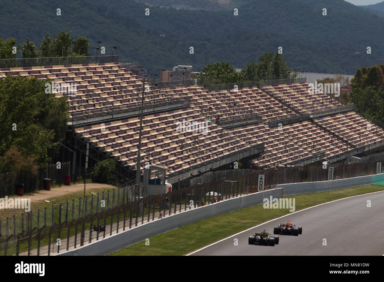 13. Mai, Circuit de Barcelona, Barcelona, Spanien; In der Saison test Barcelona; Carlos Sainz Renault Sport F1-Team und Max Verstappen von RedBull Racing in der geraden des Stromkreises Stockfoto