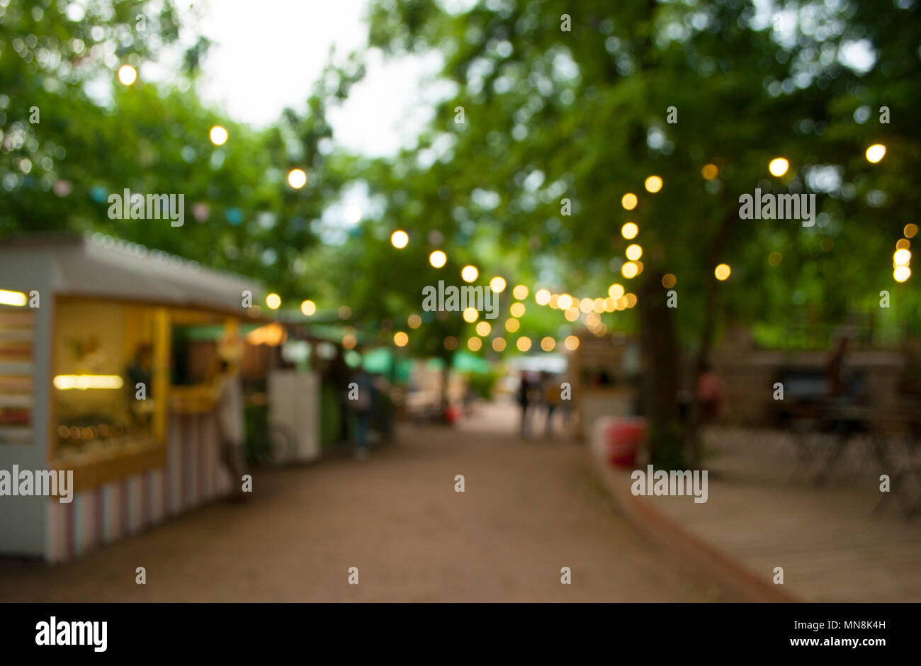 Abstract blur Festival im Stadtpark bokeh Hintergrund. Stockfoto