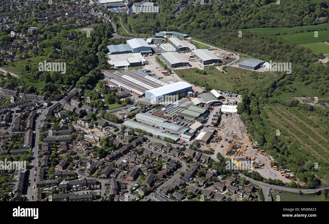 Luftaufnahme von Industriegebieten an Hadfield, Glossop Stockfoto