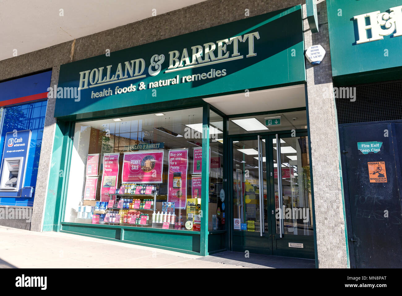 Ein Zweig der Holland & Barrett im Vereinigten Königreich/Holland & Barrett logo, Holland und Barrett, Holland & Barrett High Street Shop. Stockfoto
