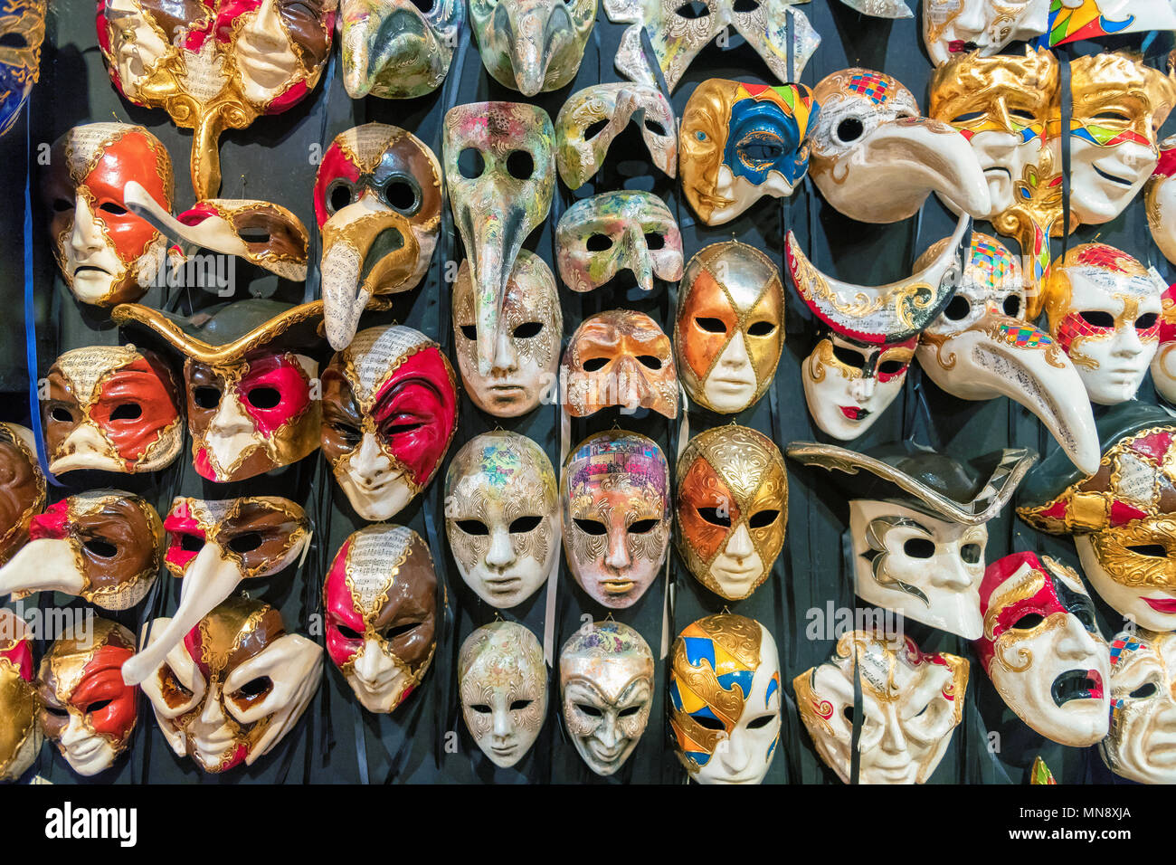 Venezianische Masken in Venedig, Italien. Stockfoto