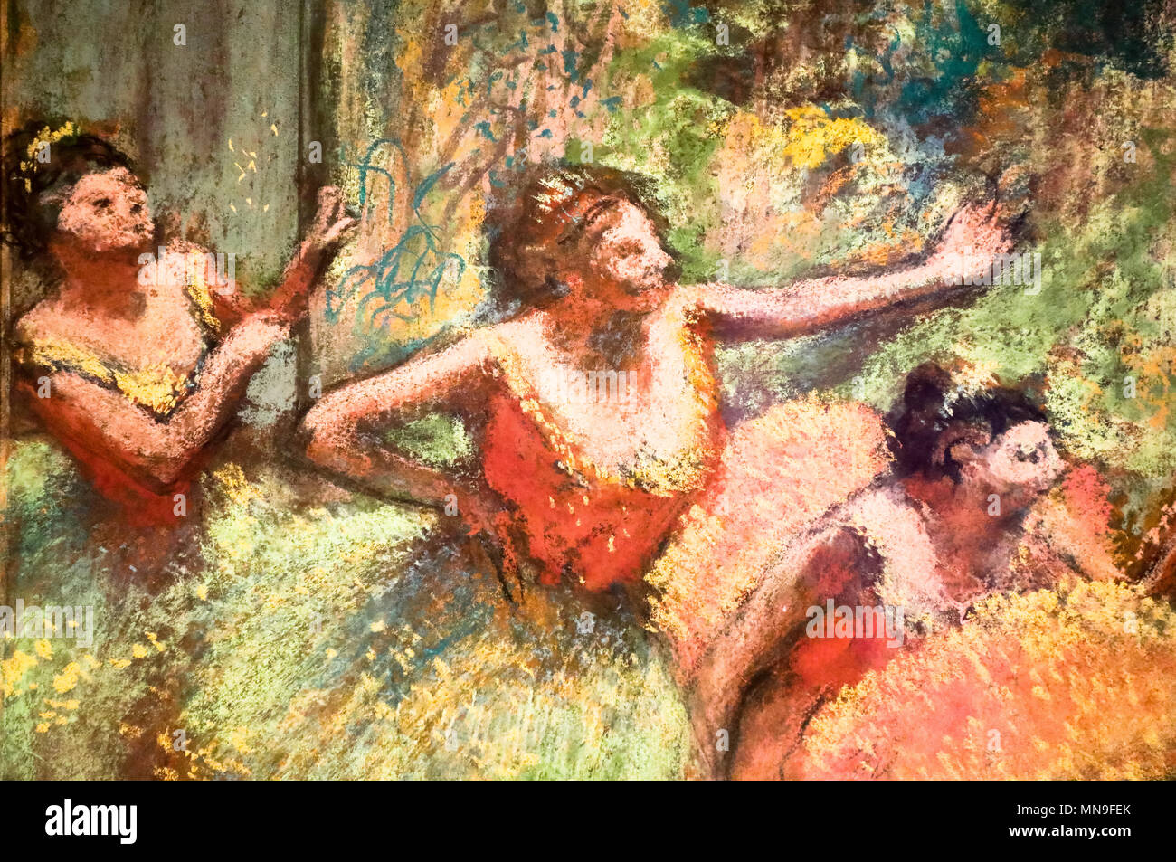 Tänzerinnen und Tänzer in Grün und Gelb, ca 1903, Pastell und Kohle auf Transparentpapier, Edgar Degas Stockfoto