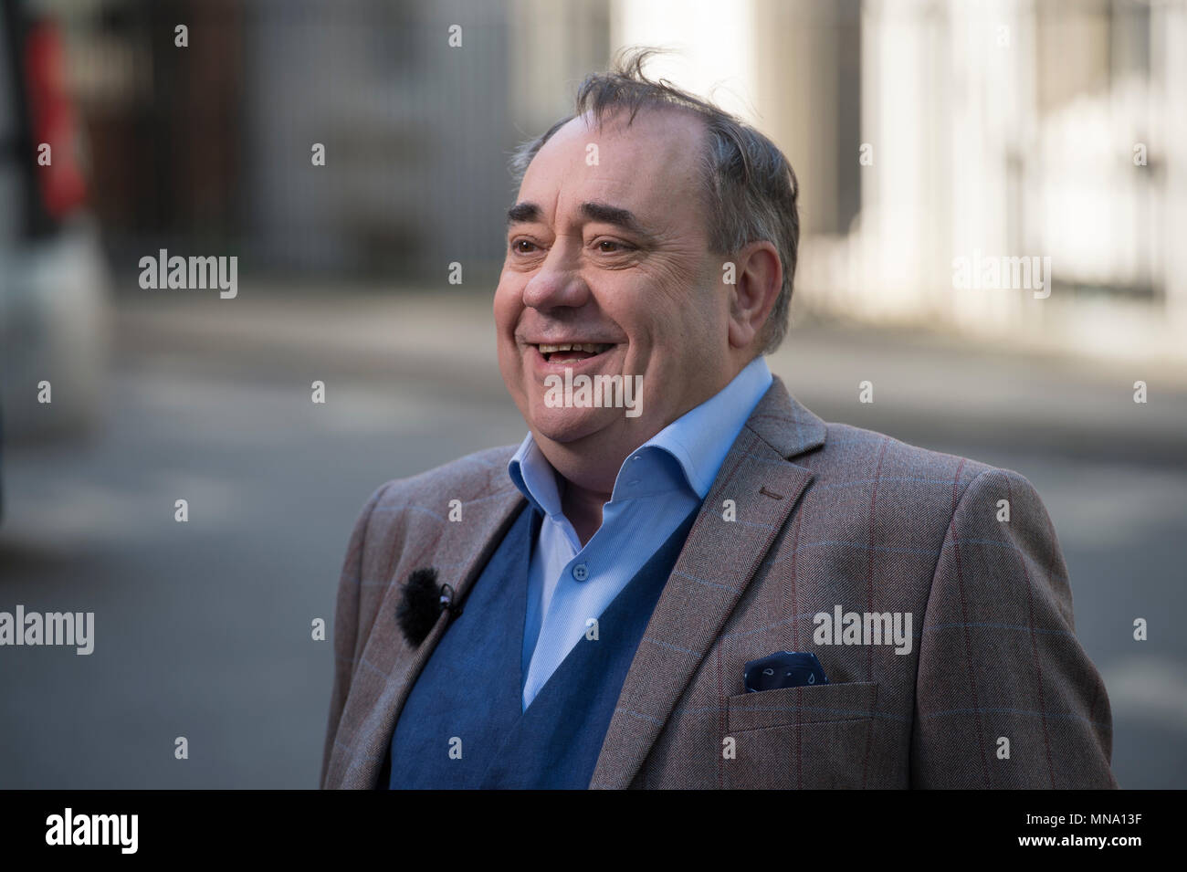 Ehemalige erste Minister von Schottland Alex Salmond in Downing Street liegt an einem Media Broadcast am 15. Mai 2018 Stockfoto