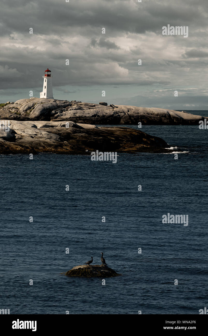 Peggy's Cove Leuchtturm am Ufer des ländlichen Nova Scotia, Kanada. Stockfoto