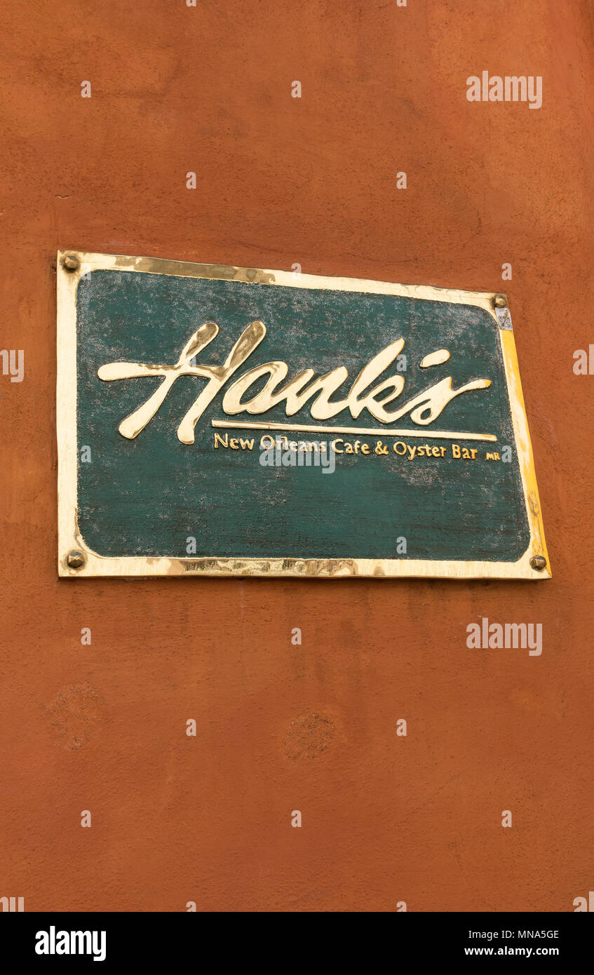 Schild vor dem Eingang zu Hank's New Orleans Cafe & Oyster Bar in San Miguel de Allende, Mexiko Stockfoto