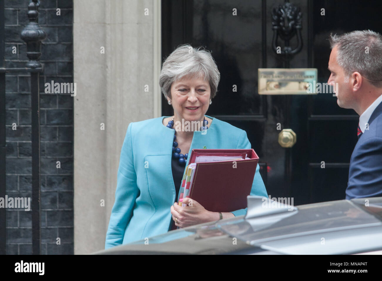 London, Großbritannien. 16. Mai 2018. Der britische Premierminister Theresa May Blätter Nr. 10 Dowing Straße die wöchentliche PMQ Premierminister Fragen an Parlilament Kredit zu besuchen: Amer ghazzal/Alamy leben Nachrichten Stockfoto