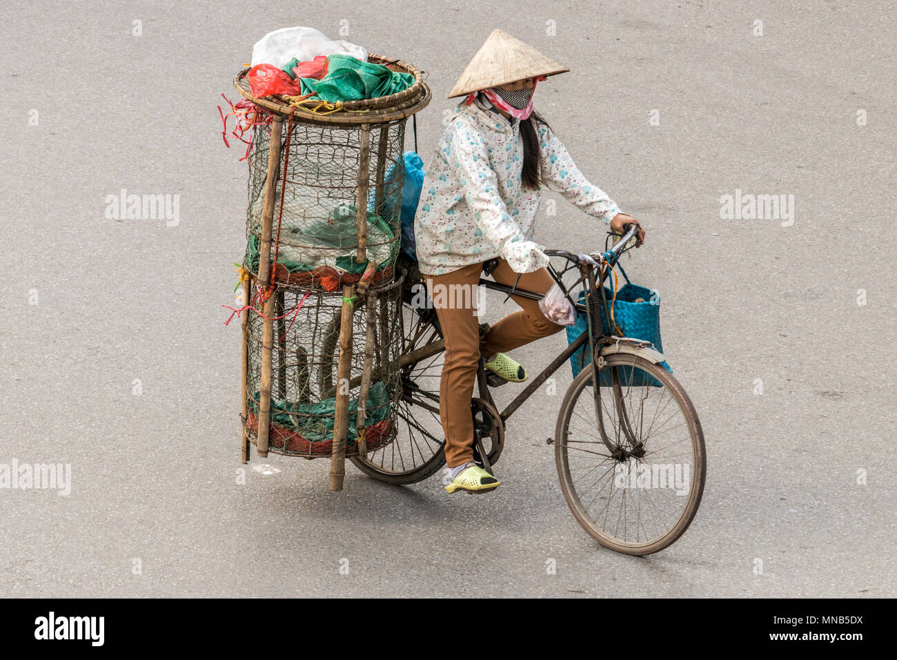 Anbieter bei der Arbeit in der Stadt Hanoi Vietnam Stockfoto