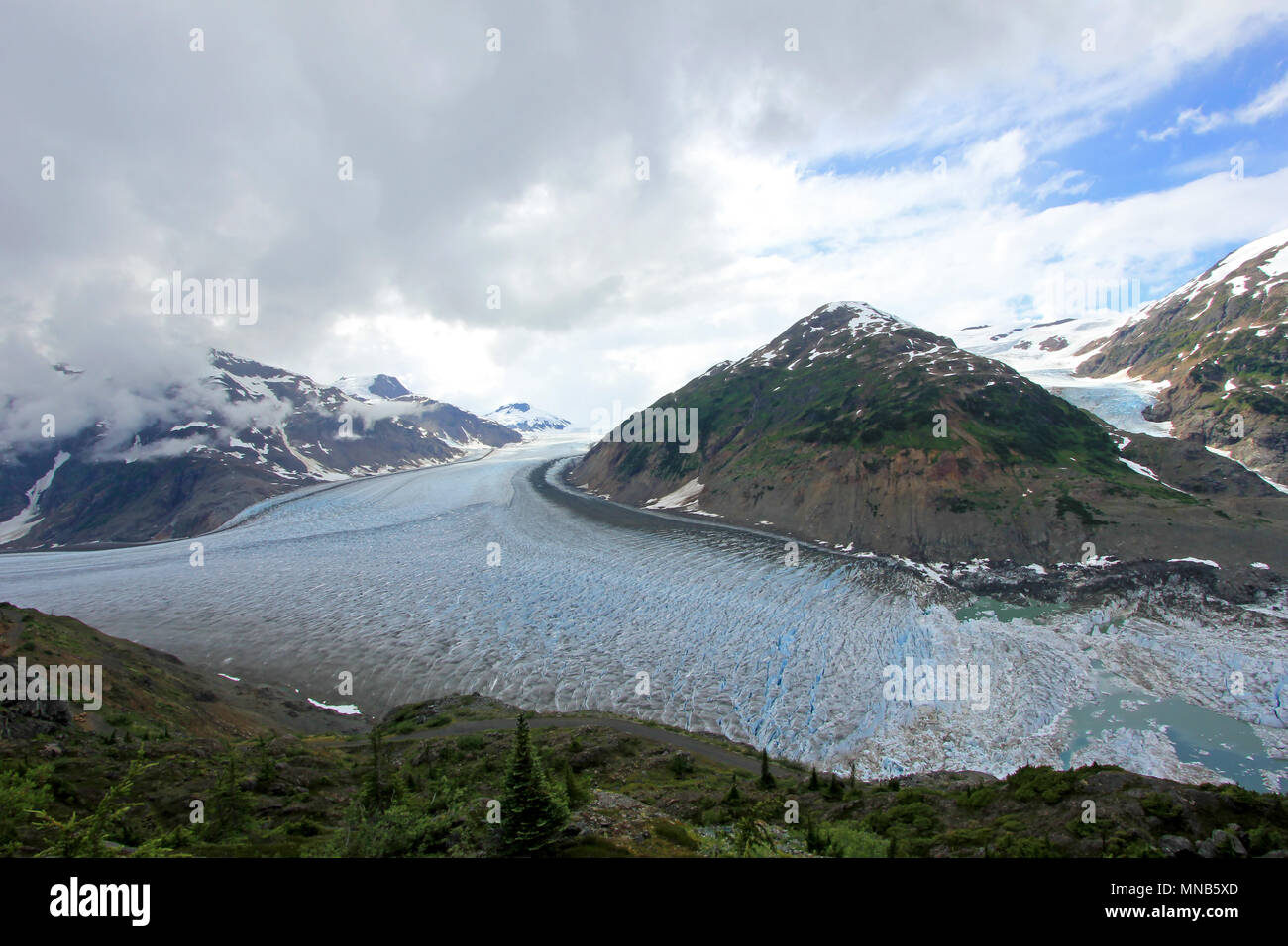 Salmon Gletscher in der Nähe von Hyder, Alaska und Stewart, Kanada, der Gletscher ist rechts auf der kanadischen Seite der booarder in Britisch-Kolumbien Stockfoto