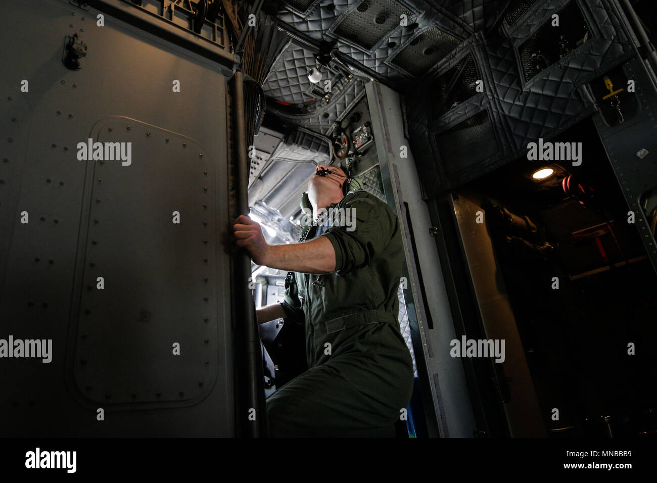 MIHAIL KOGALNICENU, Rumänien - 27. April: Alenia C 2-27 J Spartan Militärflugzeuge Besatzungsmitglied, Freitag, 27. April 2018, in Mihail Kogalniceanu Air Base Stockfoto