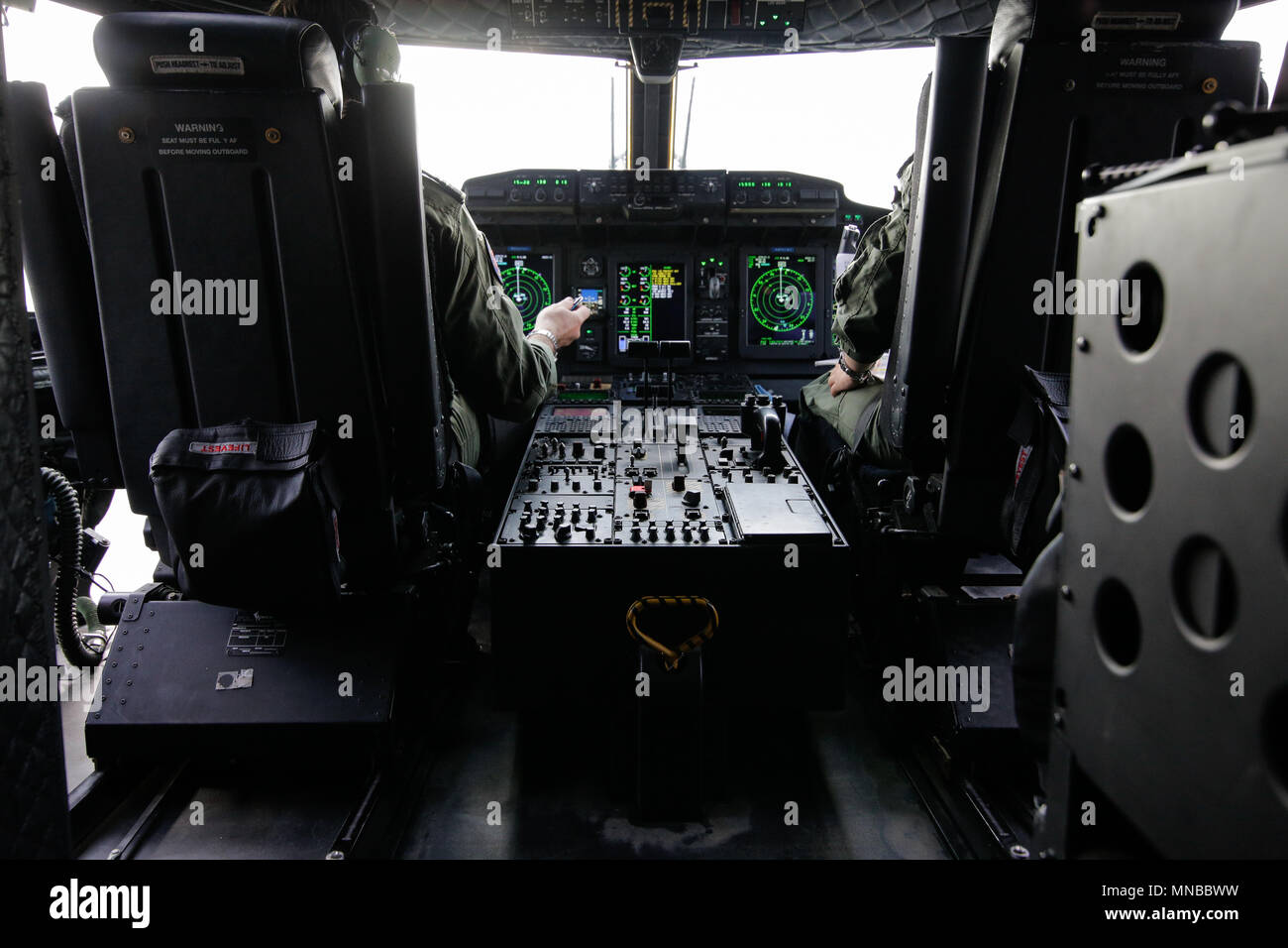 MIHAIL KOGALNICENU, Rumänien - 27. April: Alenia C 2-27 J Spartan militärische Flugzeuge Piloten im Cockpit, Freitag, 27. April 2018, in Mihail Kogalniceanu mil Stockfoto