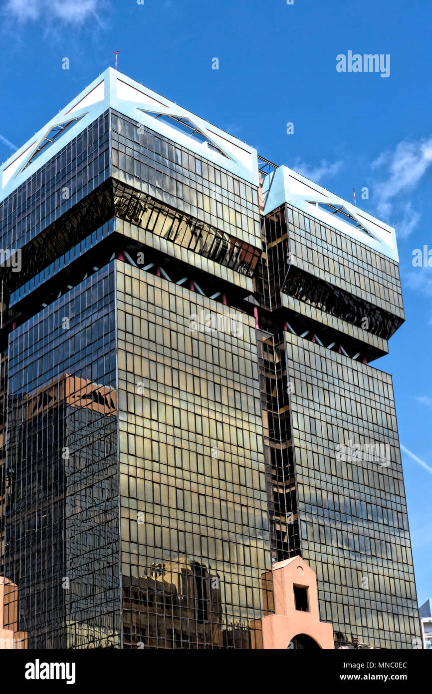 Eine der Amoreiras Türme in der gleichnamigen Geschäfts-, Wohn- und Einkaufszentrum in Lissabon Stockfoto