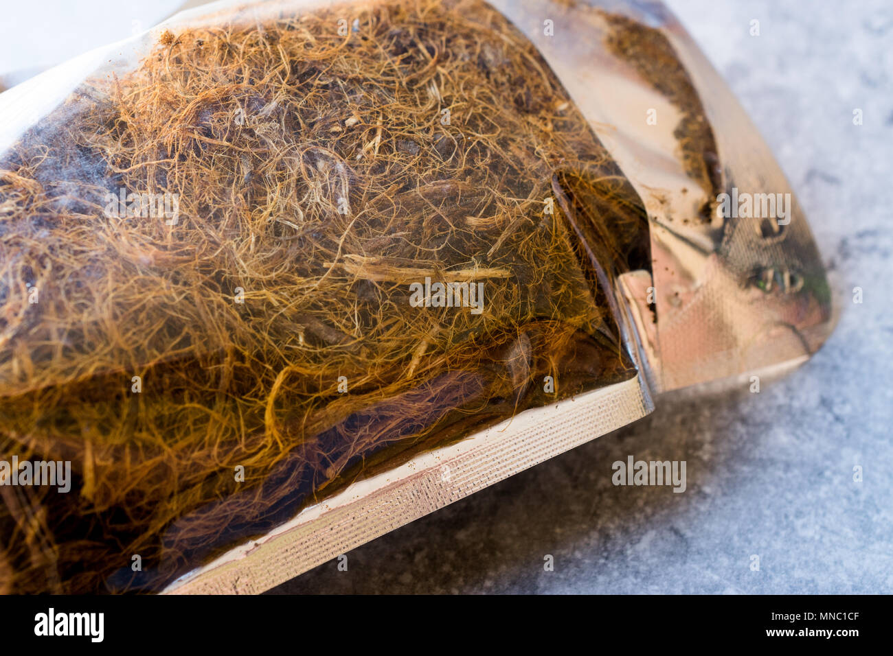 Getrocknete Bio Süßholz Wurzel (Glycyrrhiza glabra). Lakritze. Organisches Produkt. Stockfoto