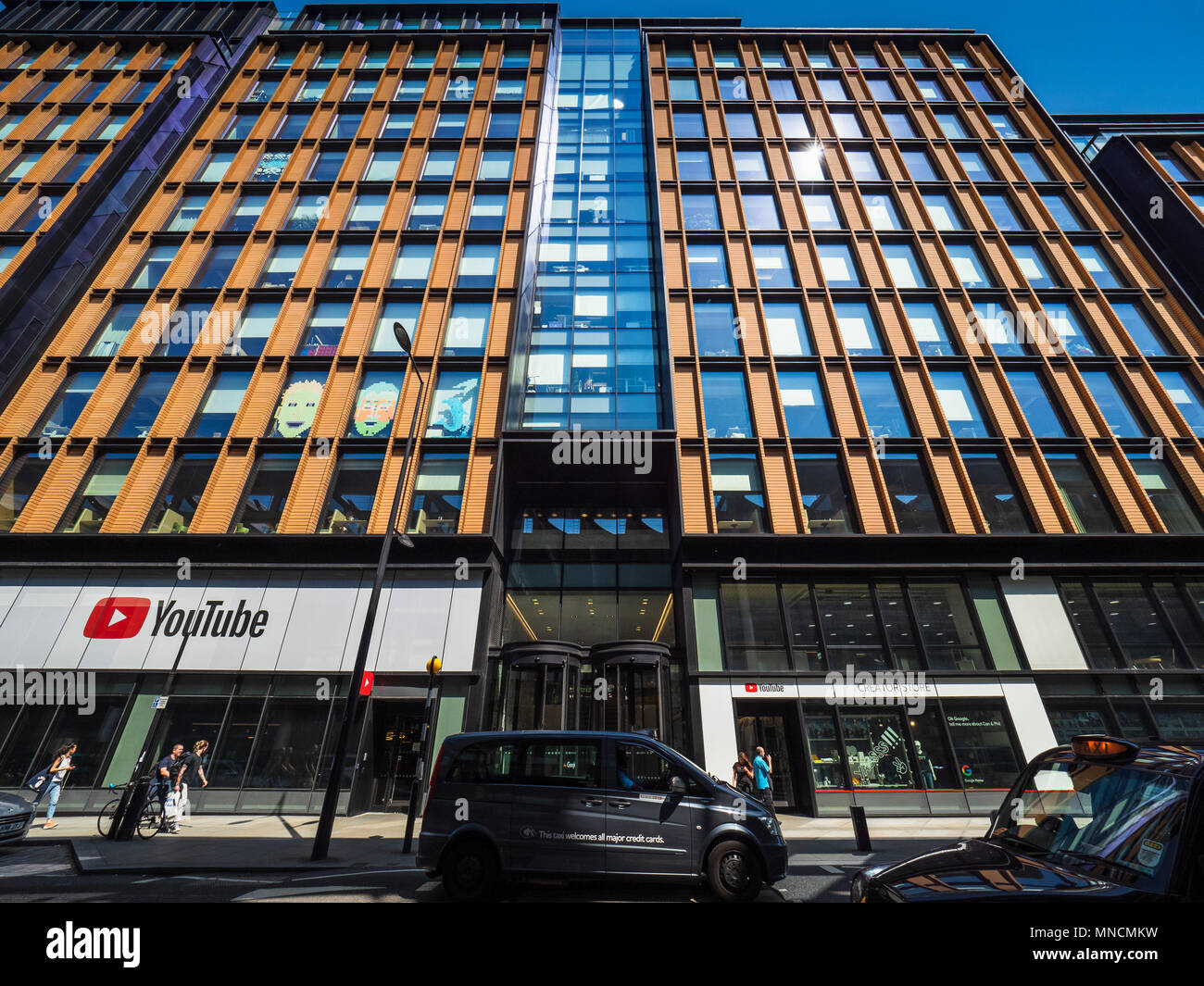 Google und Youtube Londoner Büros bei 6 Pancras Square in der Nähe von King's Cross Station in London, Großbritannien Stockfoto