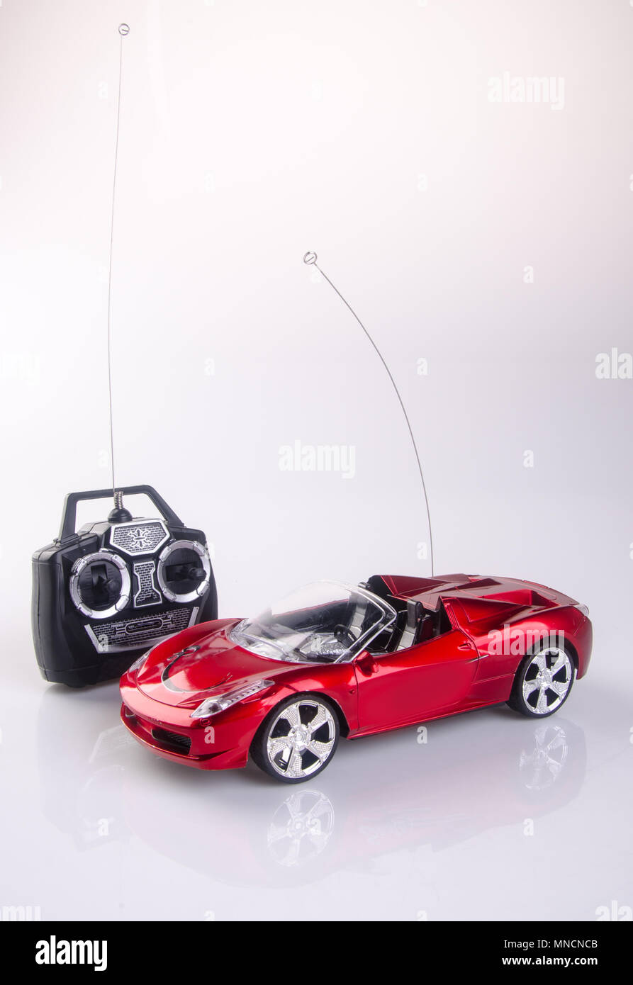 Spielzeugauto oder Radio control Auto auf Hintergrund Stockfotografie Alamy
