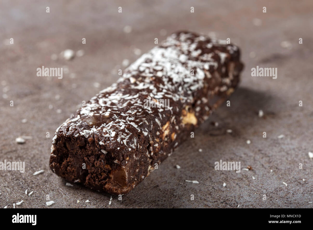Schokolade Salami mit bar Kekse - Nahaufnahme Stockfoto
