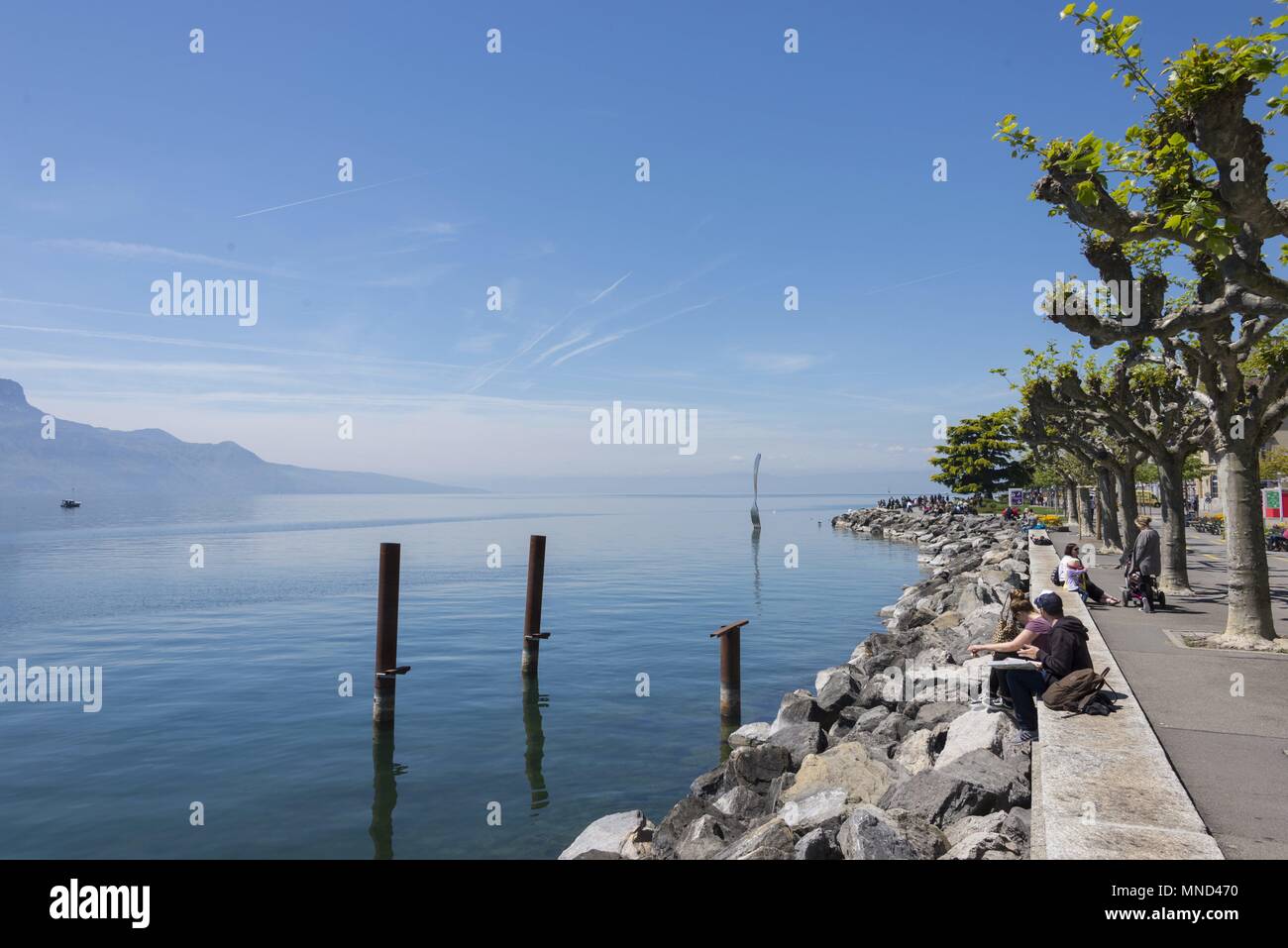 West Schweiz Vevey Genfer See Mai 2017 Skulptur die Gabel von Jean-Pierre Zaugg, in den Genfer See, Alimentarium Museum für Ernährung | Verwendung weltweit Stockfoto