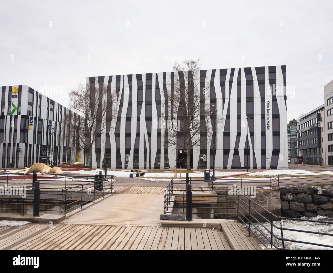 Oslo Kemnerkontor in NYDALEN Oslo Norwegen, moderne Architektur entlang der Fluss Akerselva, der lokalen Zöllner Büro Stockfoto