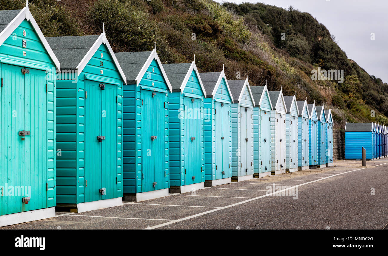 Strandhütten in Southborne, Dorset, Großbritannien am 28. November 2013 getroffen Stockfoto