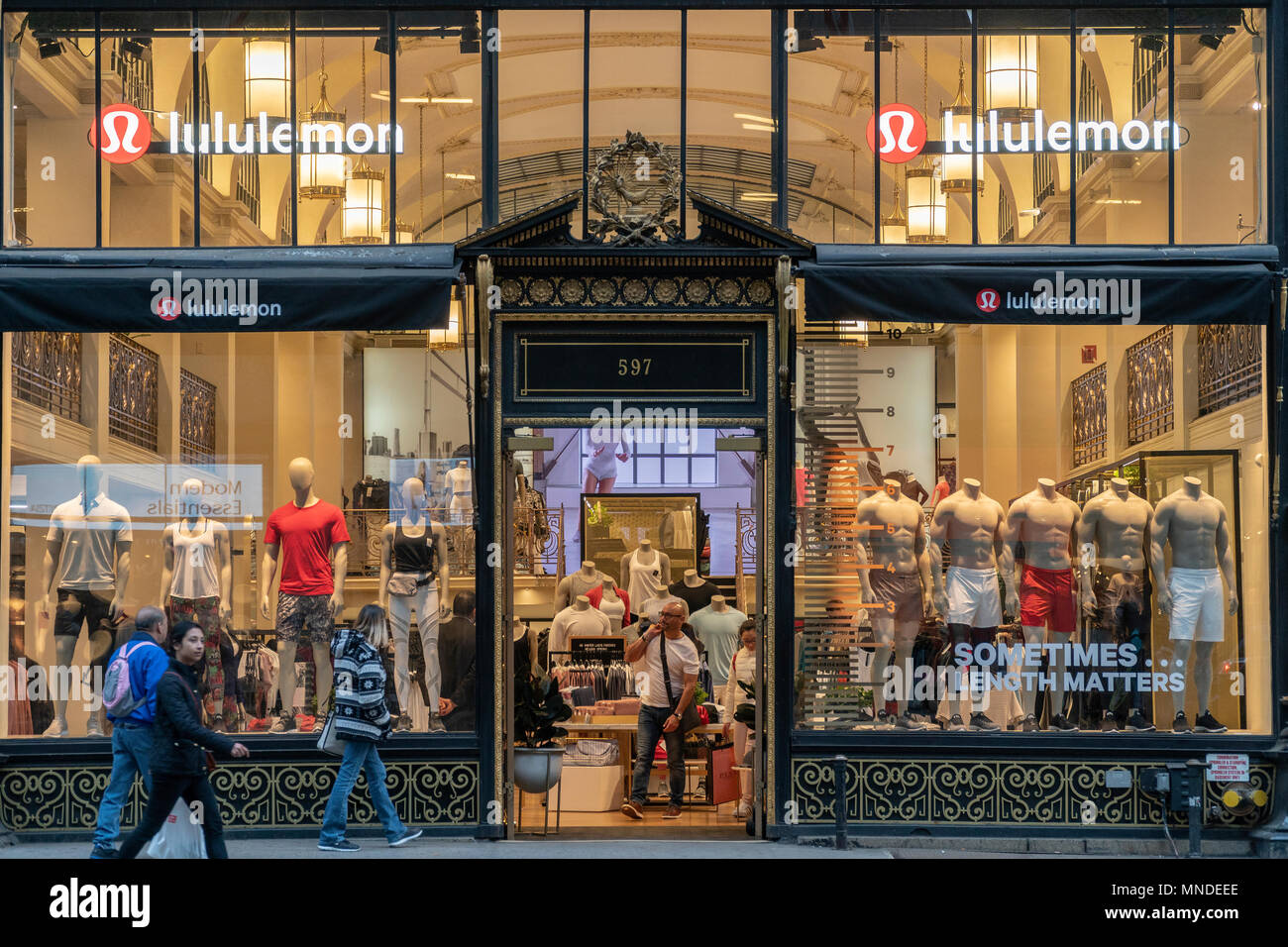 Die Lululemon Athletica Store auf der Fifth Avenue in New York am Dienstag, 8. Mai 2018. (Â© Richard B. Levine) Stockfoto