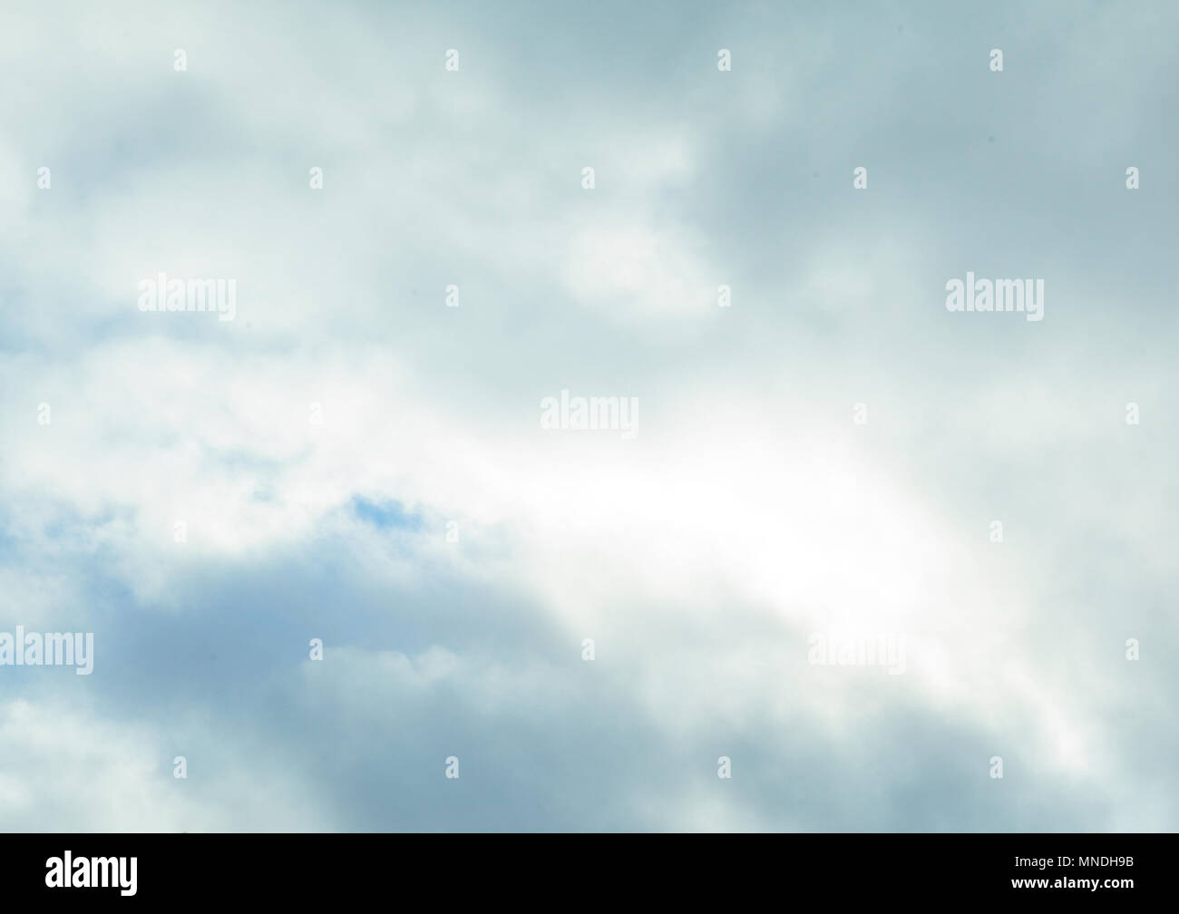 Zusammenfassung Hintergrund Blauer Himmel In Wolken Foto Mit Platz