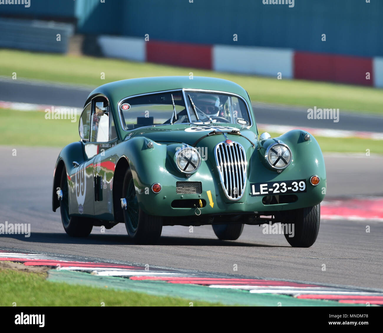 João Mira Gomes, Fernando Campos Ferreira, Jaguar XK 140 FHC, Royal Automobile Club Woodcote Trophy, vor 56 Sportwagen, Donington historische Festival, 2. Stockfoto