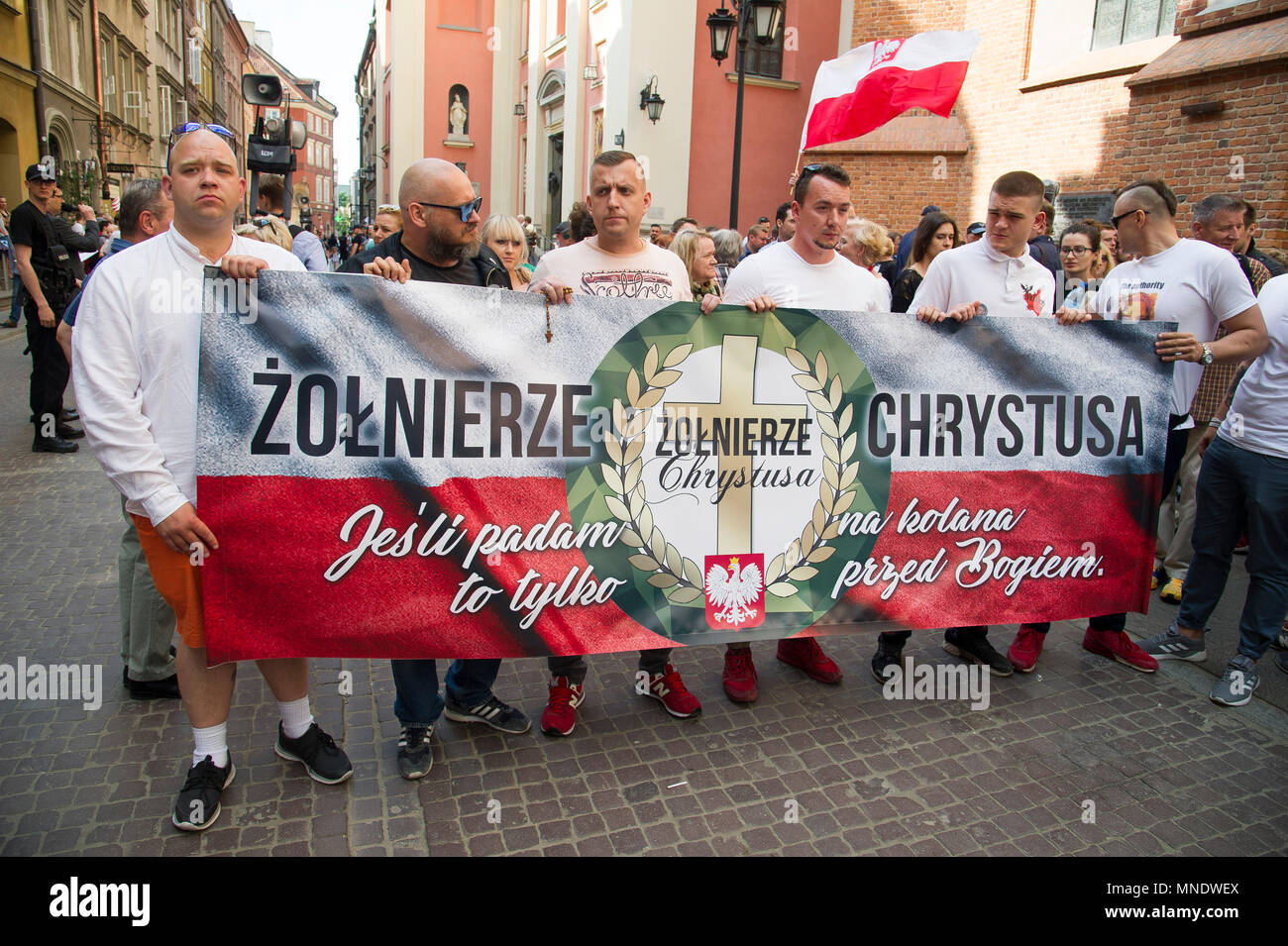 Soldaten Christi während Rotmistrz Witold Pilecki März in Warschau, Polen. 13. Mai 2018, Ehre, Witold Pilecki, Polnische Armee Soldat zu zahlen und eine Stockfoto