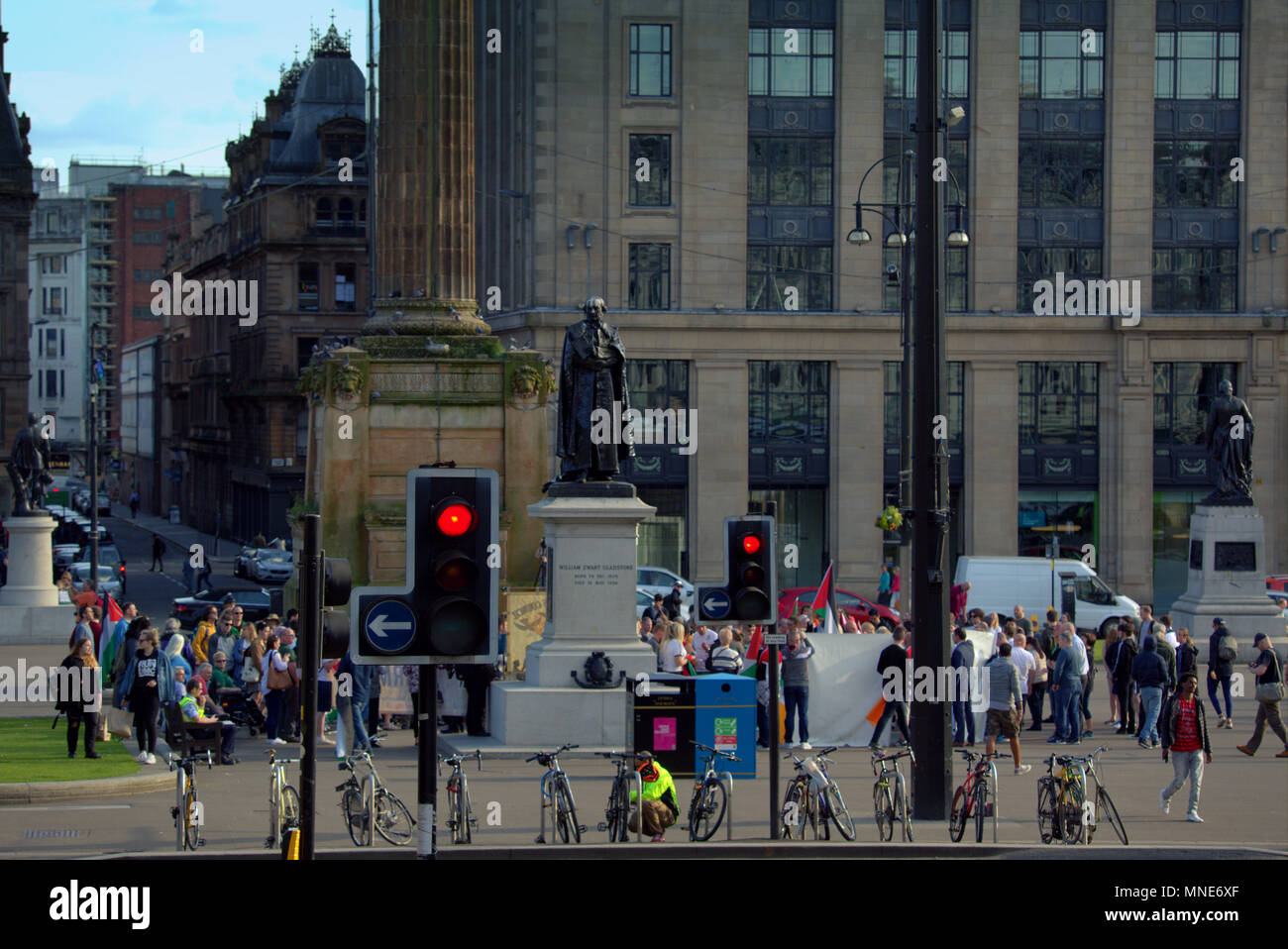 Glasgow, Schottland, Großbritannien, 16. Mai 2018. Palästinensischen Proteste in das Zentrum der Nabe der lokalen Verwaltung von George Square, unter den Resten des Imperialismus. Credit: Gerard Fähre / alamy Leben Nachrichten Stockfoto