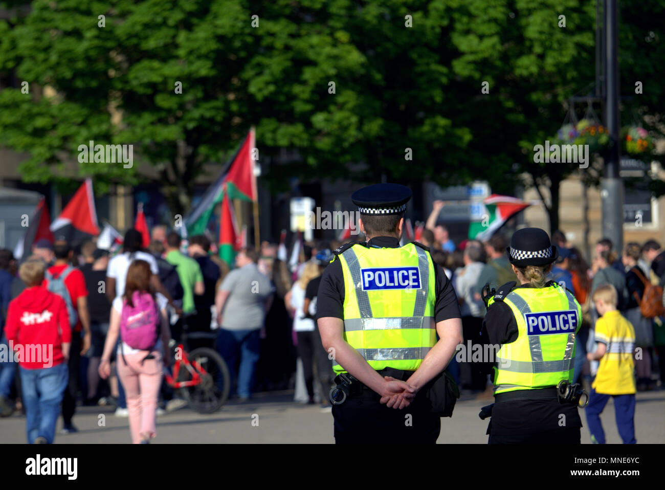 Glasgow, Schottland, Großbritannien, 16. Mai 2018. Palästinensischen Proteste in das Zentrum der Nabe der lokalen Verwaltung von George Square, unter den Resten des Imperialismus. Credit: Gerard Fähre / alamy Leben Nachrichten Stockfoto