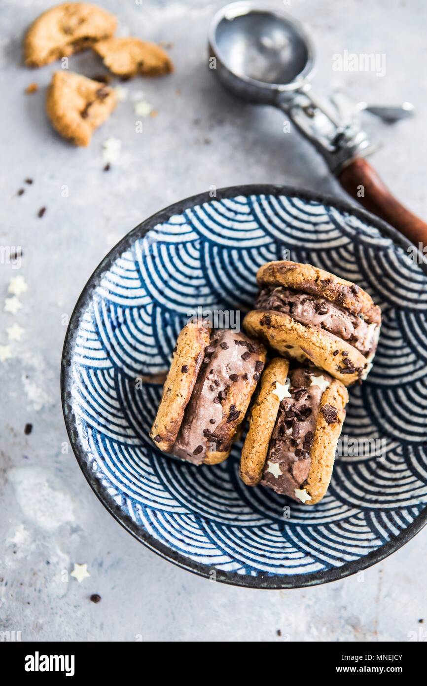 Triple choc Ice Cream Sandwich Stockfoto
