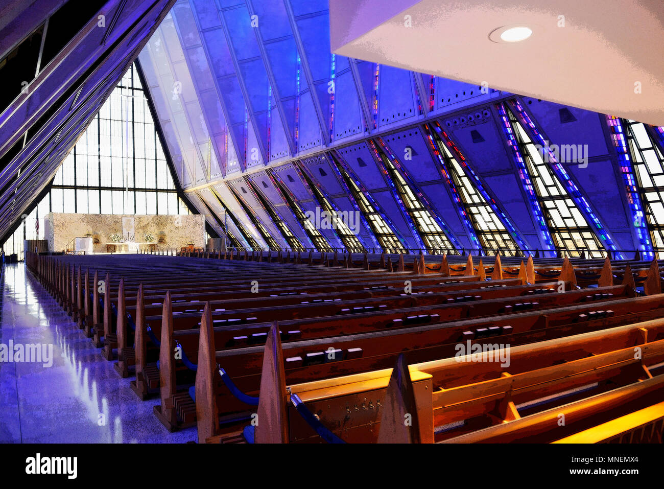 US Air Force Academy Cadet Kapelle, der Innenraum, die Evangelische Kapelle, Aussicht auf der Westseite der Insel, Kirchenbänke und Altar, Colorado Springs, Colorado, USA Stockfoto