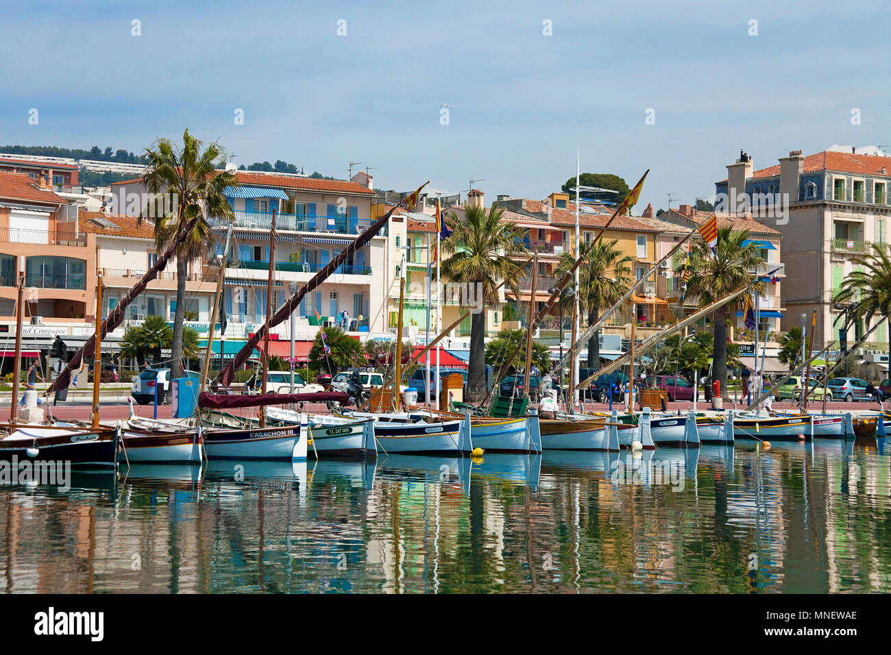 Traditionelle Segelboote im Hafen von Bandol, Côte d'Azur, Départements Var, Provence-Alpes-Côte d'Azur, Südfrankreich, Frankreich, Europa Stockfoto