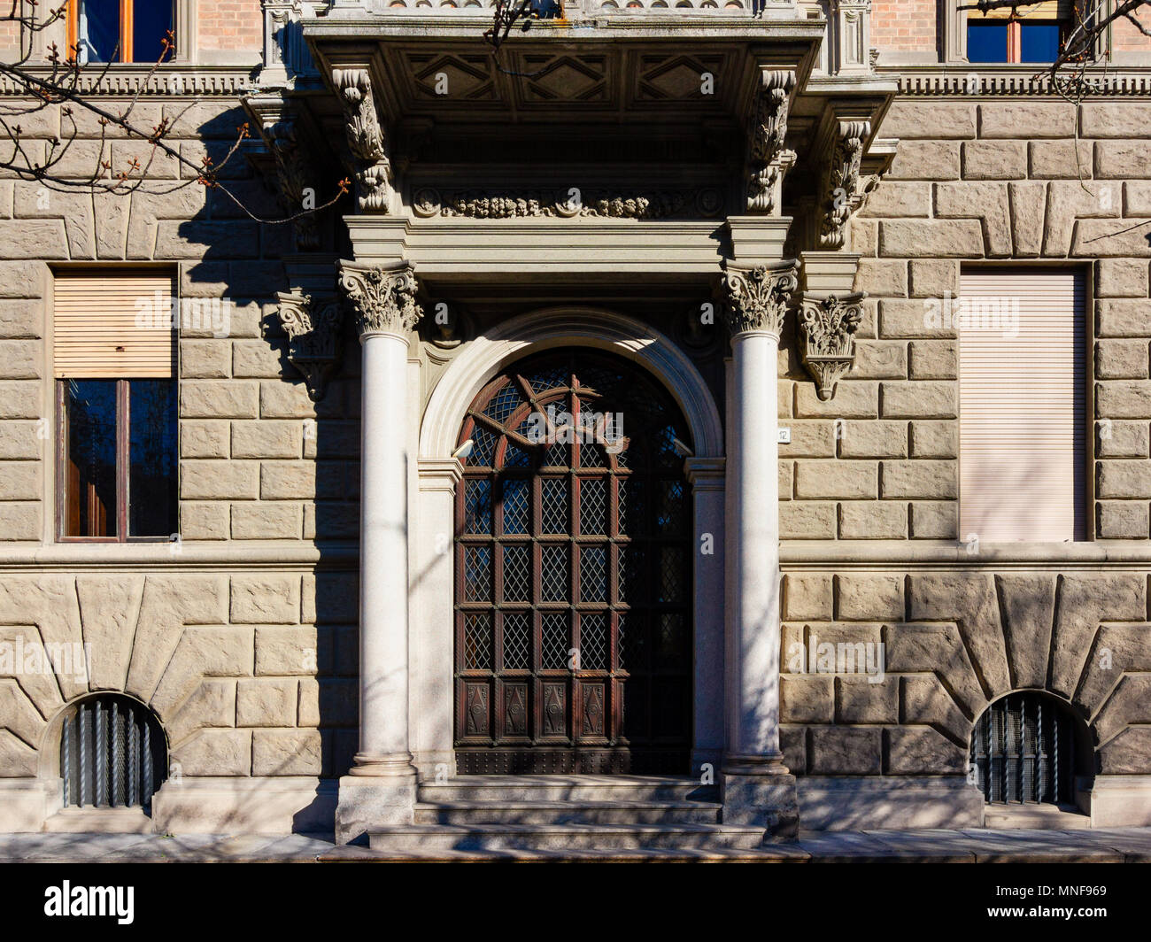 Biella, Italien, 24. März 2016 - altmodischen Luxus tor Palace, 24. März Piazza Vittorio Veneto, Biella, Italien Stockfoto