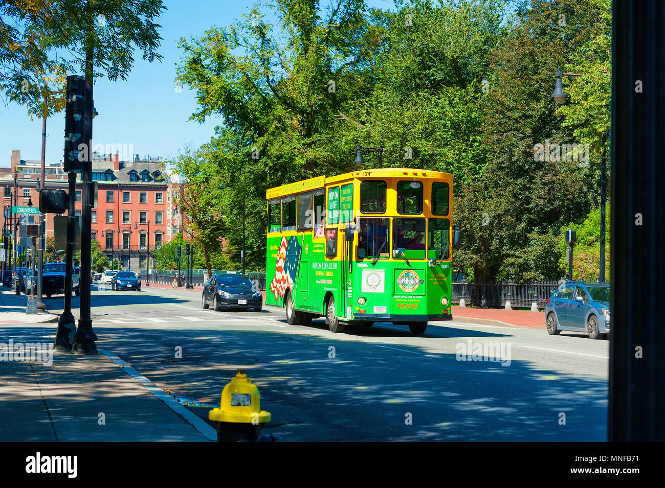 Boston, Massachusetts, USA - 12. September 2016: Touristische Fahrt der Tour Guide Double Decker trolly in der Innenstadt von Boston, Massachusetts. Stockfoto
