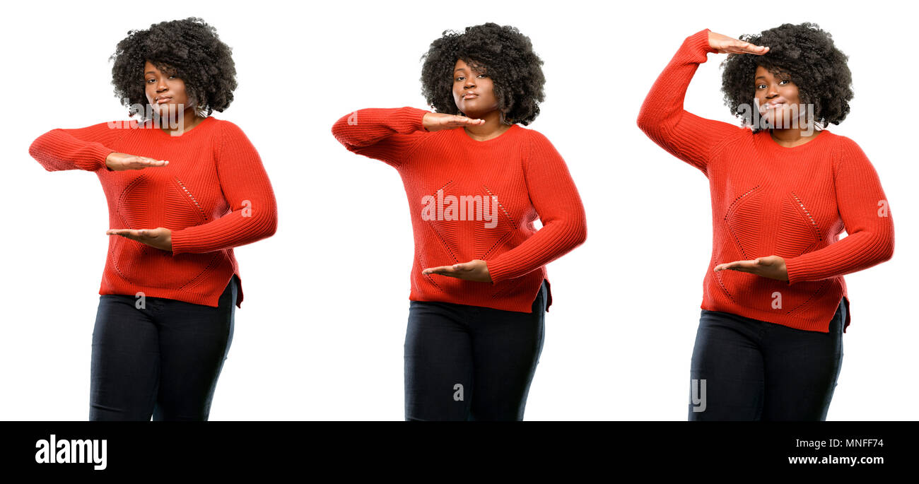Junge Schone Afrikanische Plus Size Model Etwas Halten Grosse Konzept Auf Weissem Hintergrund Sammlung Zusammensetzung 3 Figuren Collage Stockfotografie Alamy