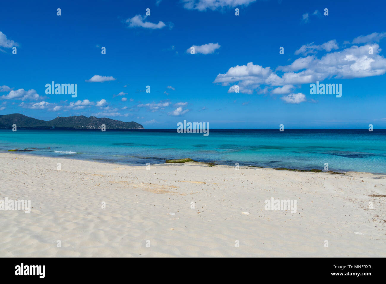 Mallorca Paradies auf Urlaub Insel mit weißem Sandstrand und das blaue Meer Stockfoto