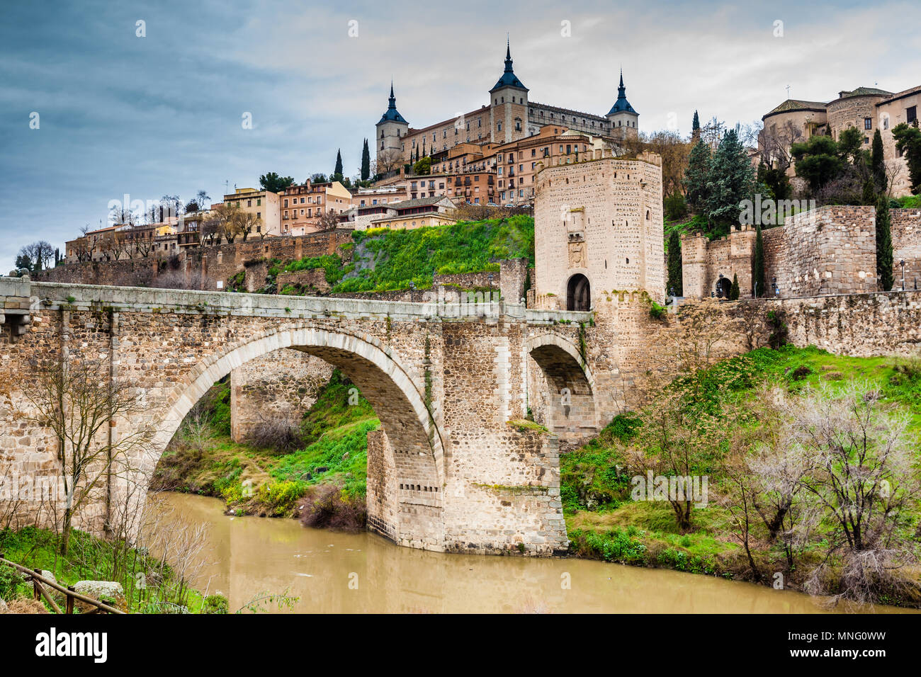 Alcantara Brücke und den Fluss Tejo in Toledo, Spanien Stockfoto