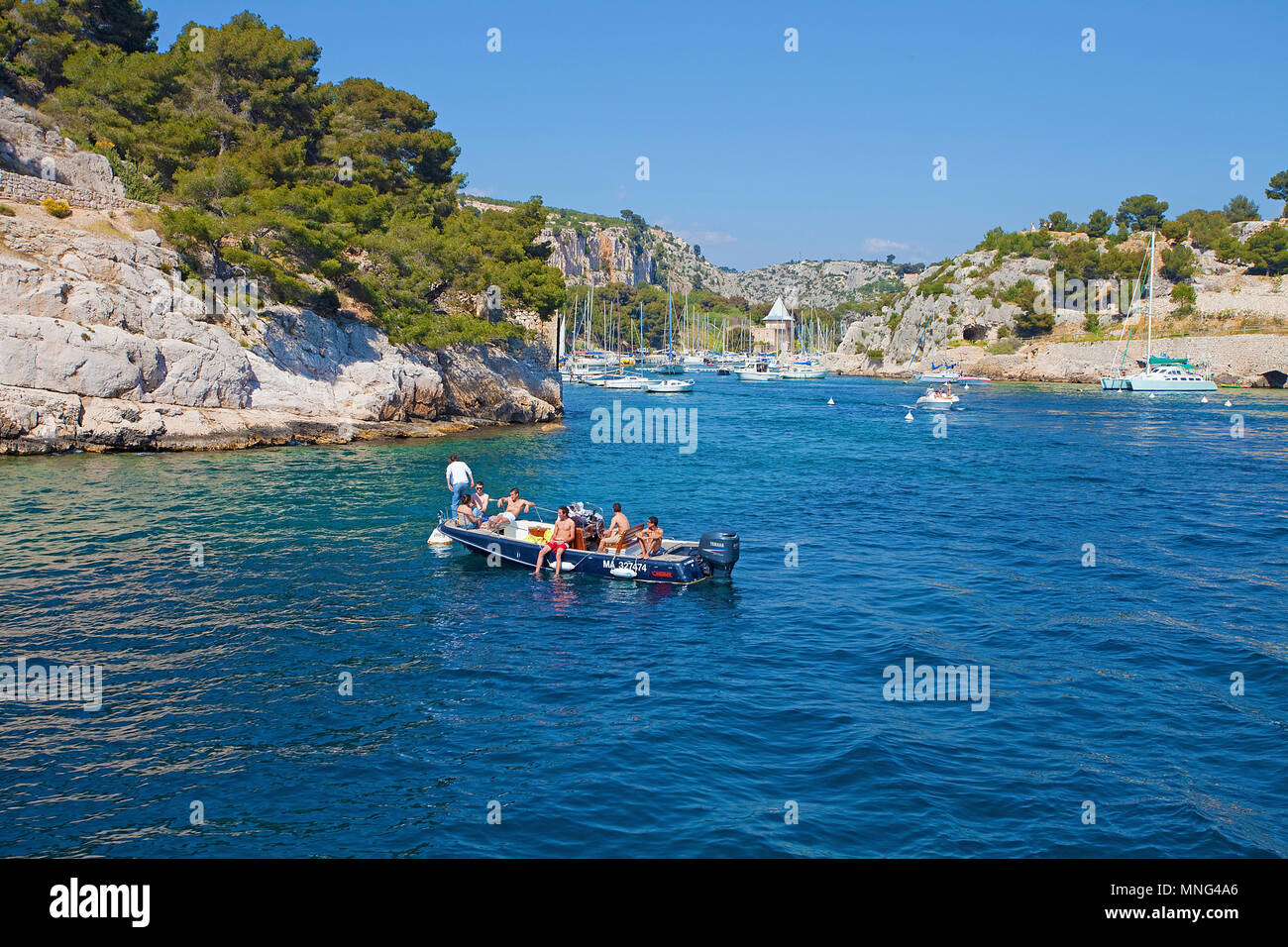 Calanque de Port Miou, fjordartiger Einschnitt zum Yachthafen ausgebaut, die Calanques liegen zwischen Cassis und Marseille, Bouches-du-Rhône, Côte d' Stockfoto