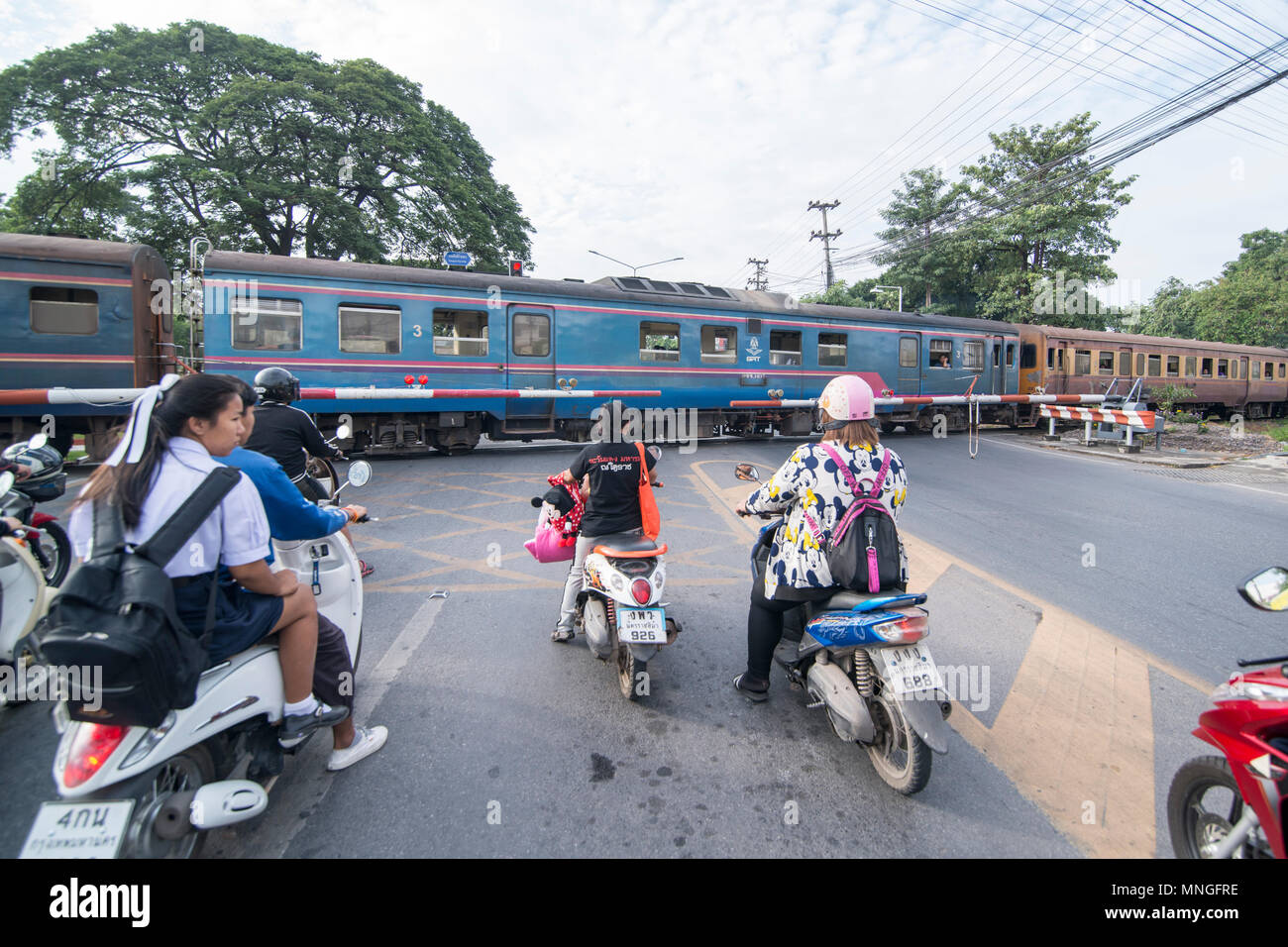 Eine thailändische Eisenbahn Zug in der Stadt Khorat oder Nakhon Ratchasima im Isan in Noertheast Thailand. Thailand, Khorat, November, 2017 Stockfoto